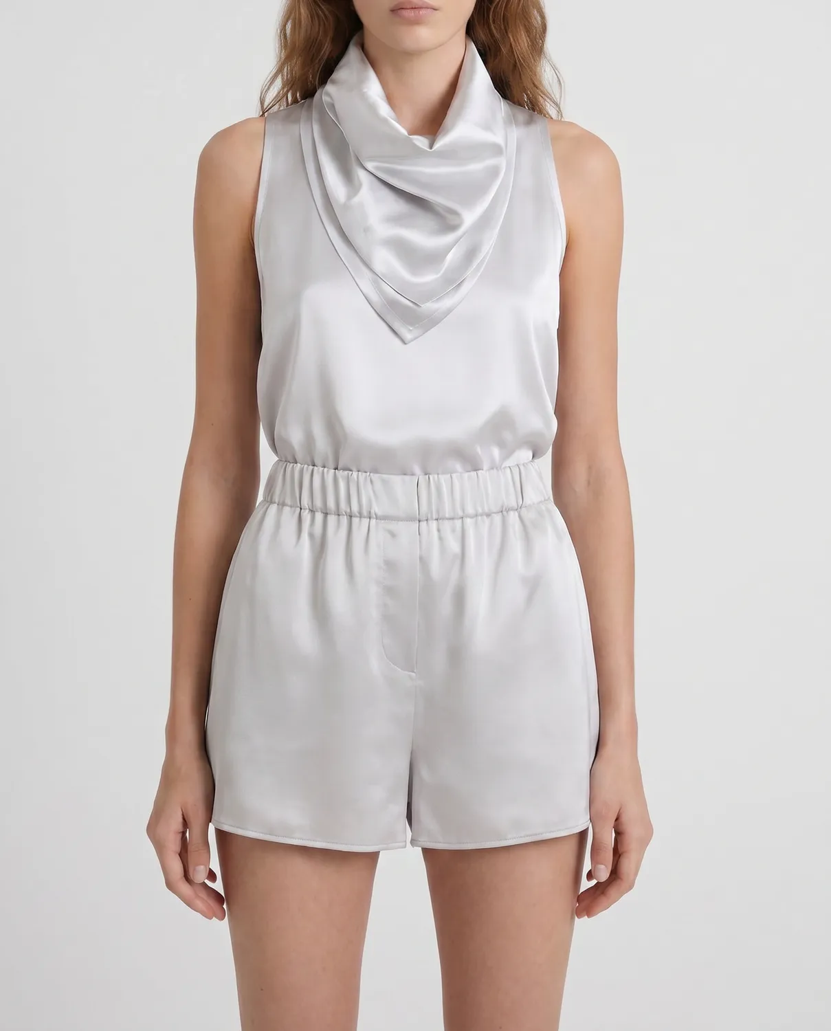 Violante Nessi Hopper shorts satin grigio perla