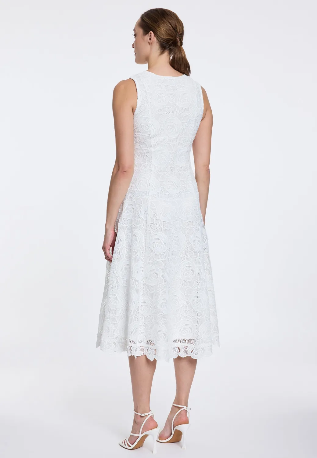 Ana Alcazar Duval abito in pizzo bianco midi