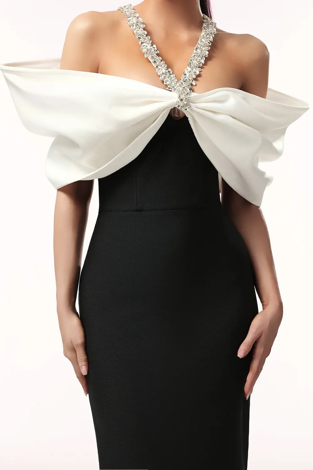 Bella Barnett Lucifa abito maxi nero crema halter