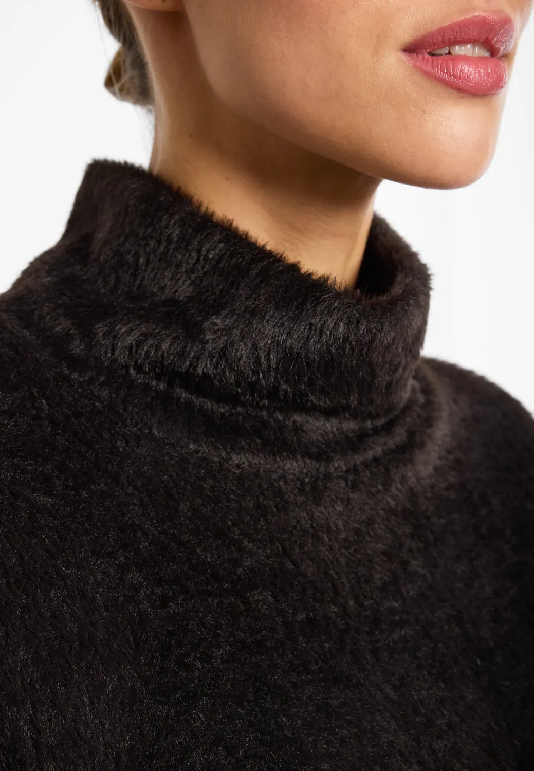 Ana Alcazar Enirys maglione peluche nero corto