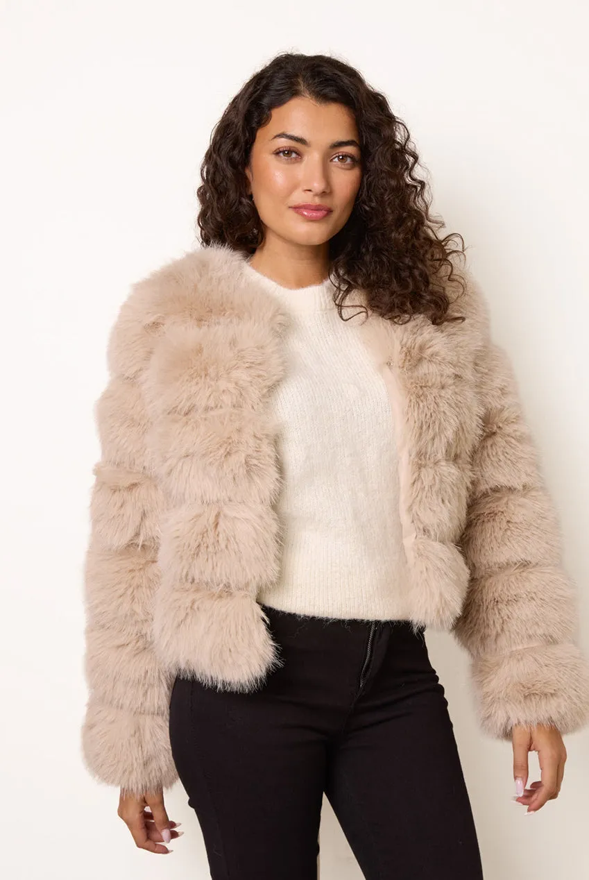 Blue Vanilla cappotto corto ecopelliccia beige collo tondo