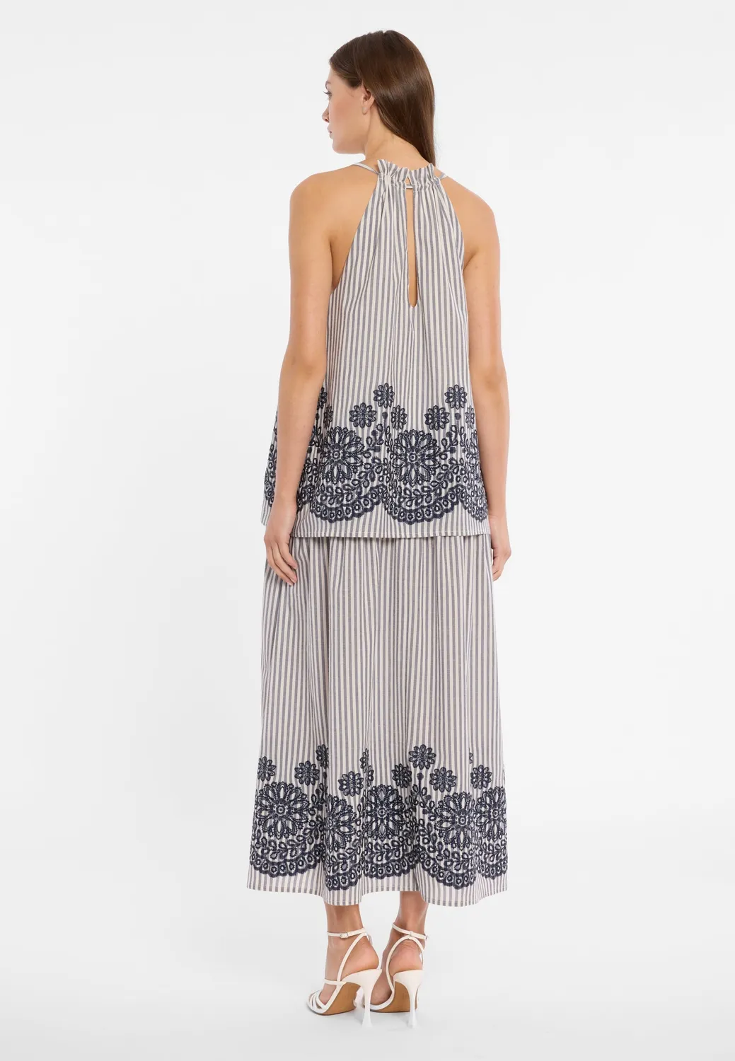 Ana Alcazar Dorina abito maxi a balze grigio
