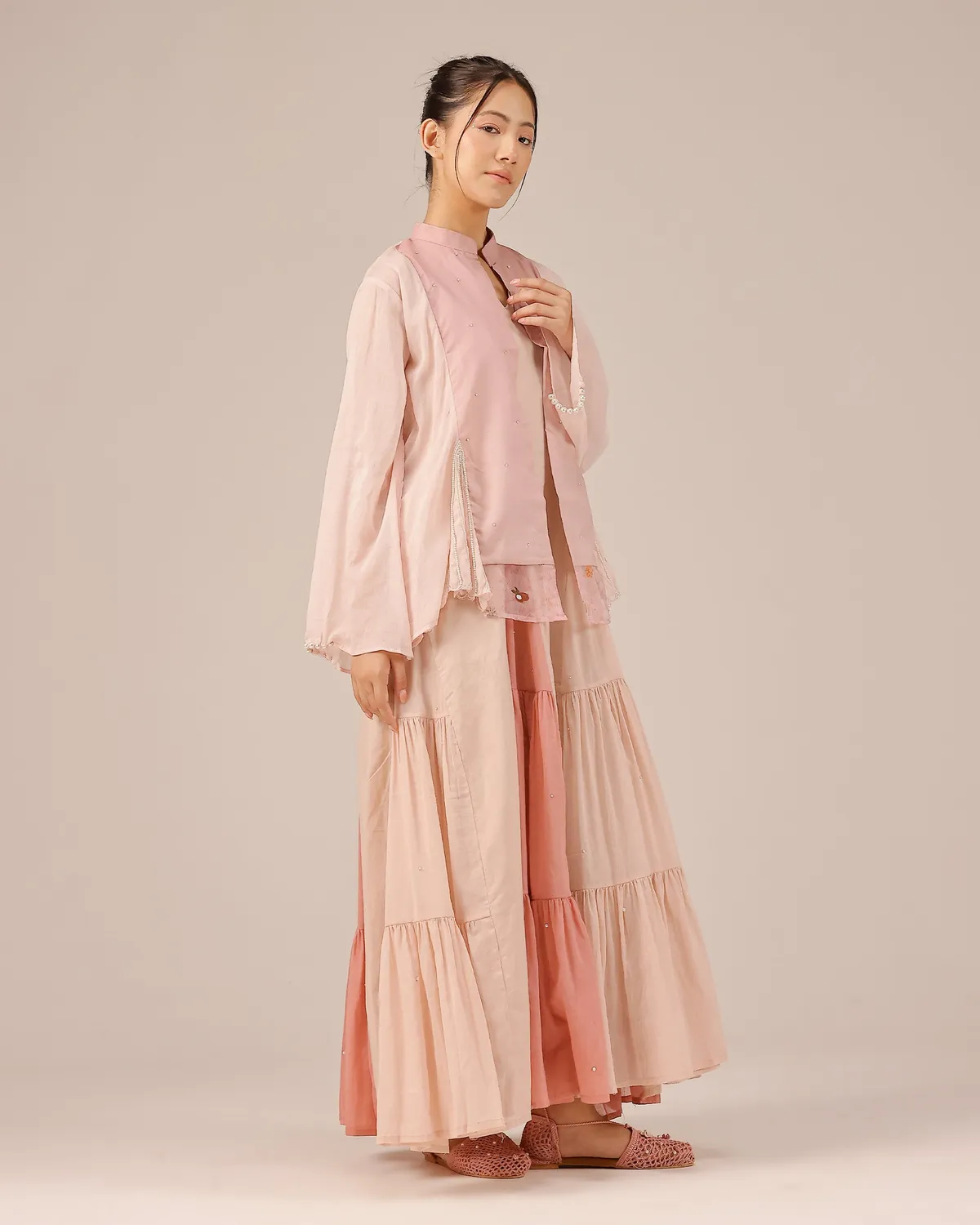 Our Dve Blush Pearl completo abito giacca rosa perle
