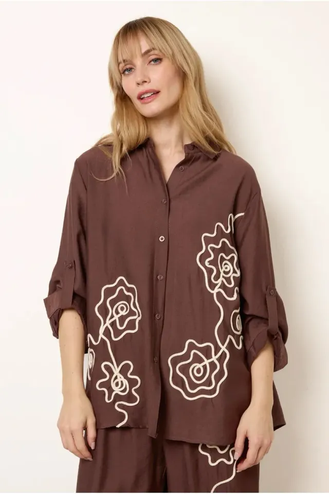Blue Vanilla camicia cioccolato ricamo floreale manica lunga