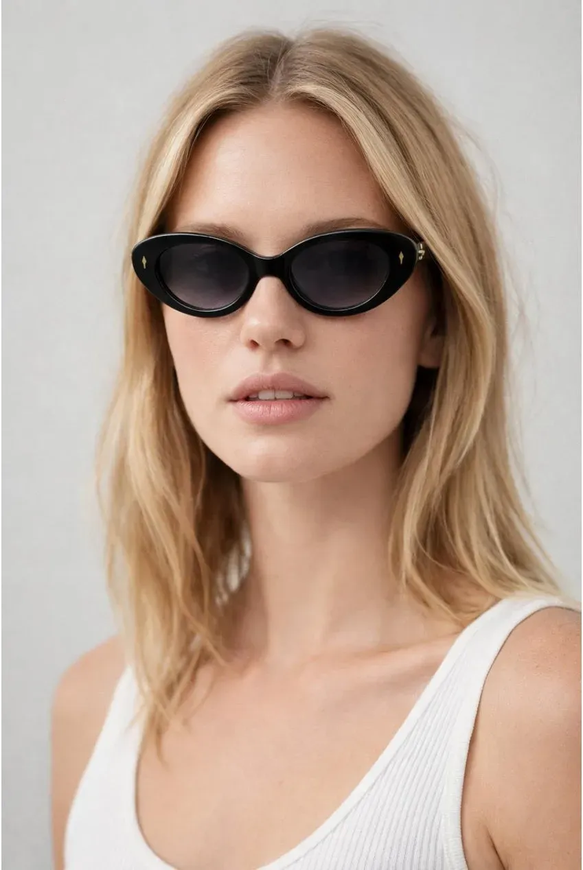 SVNX Classic Cat-Eye occhiali da sole neri protezione UV