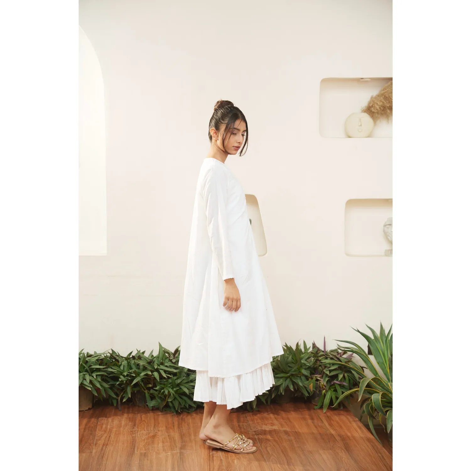 Our Dve Capsule 2 abito bianco cotone ricamo corpetto