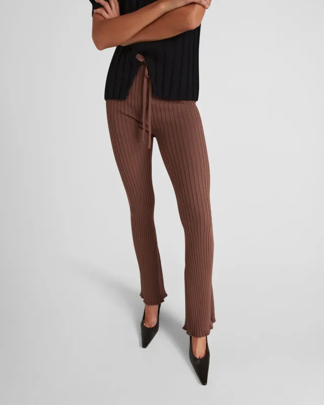 Violante Nessi Svevo pantaloni maglia marrone zampa