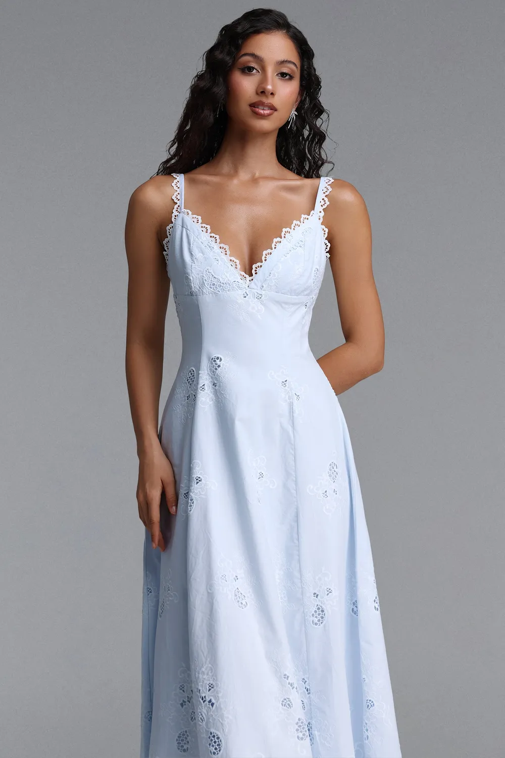 Bella Barnett Tatiana Bluebell abito midi blu sangallo
