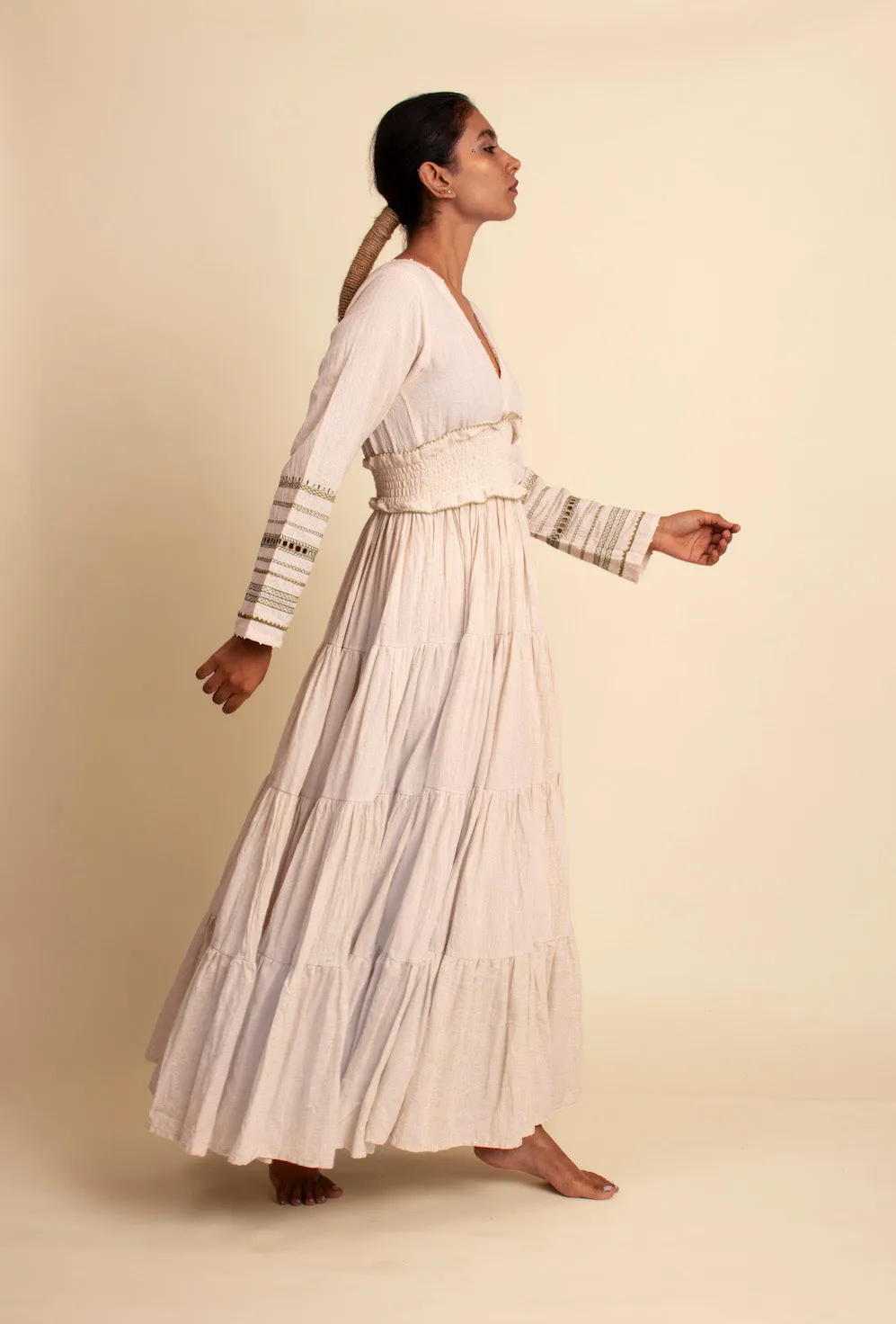 Our Dve Highra Dress vestito beige maxi cotone smock