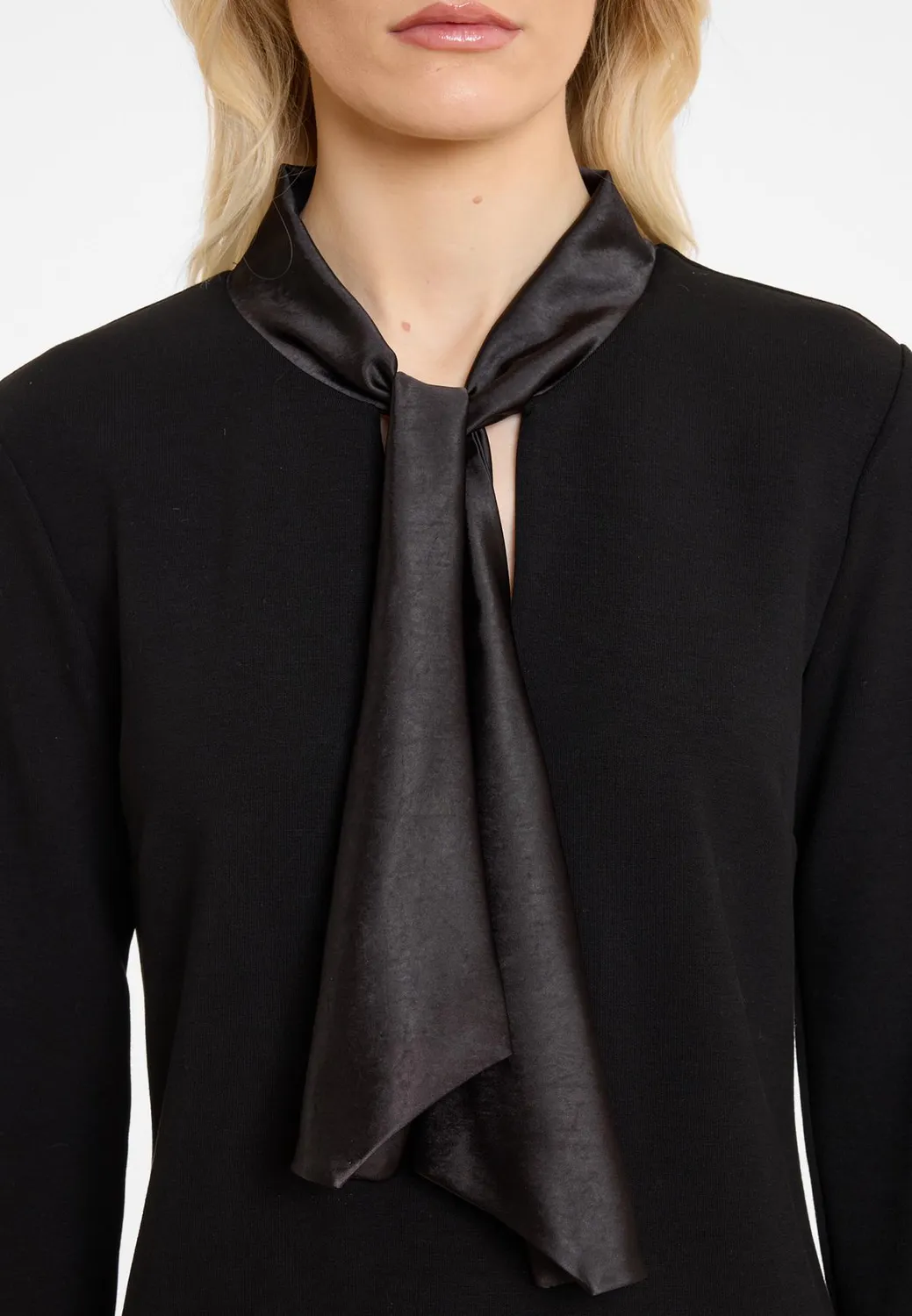 Ana Alcazar Agini top nero jersey con cravatta