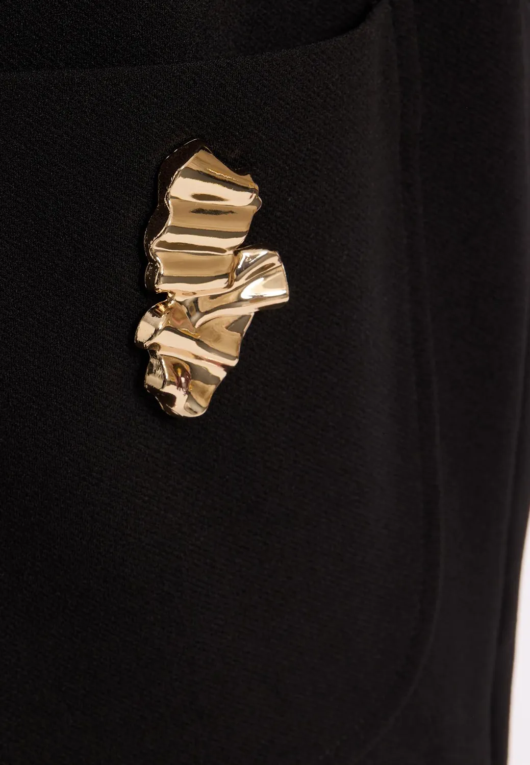 Ana Alcazar Adwa abito oversize nero tasche oro