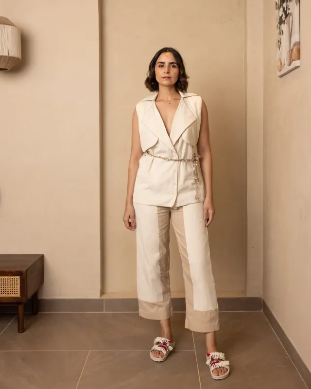 Our Dve Knot coordinato top pantaloni beige cintura corda