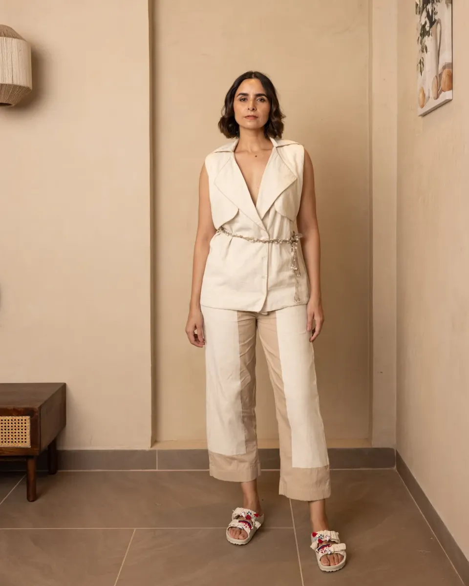 Our Dve Knot coordinato top pantaloni beige cintura corda