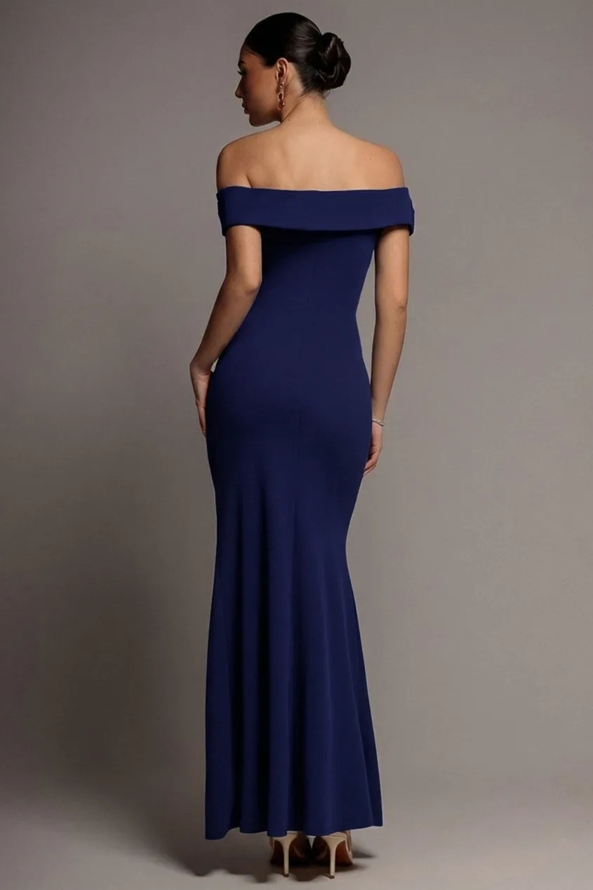 Goddiva Off Shoulder abito maxi blu navy spacco