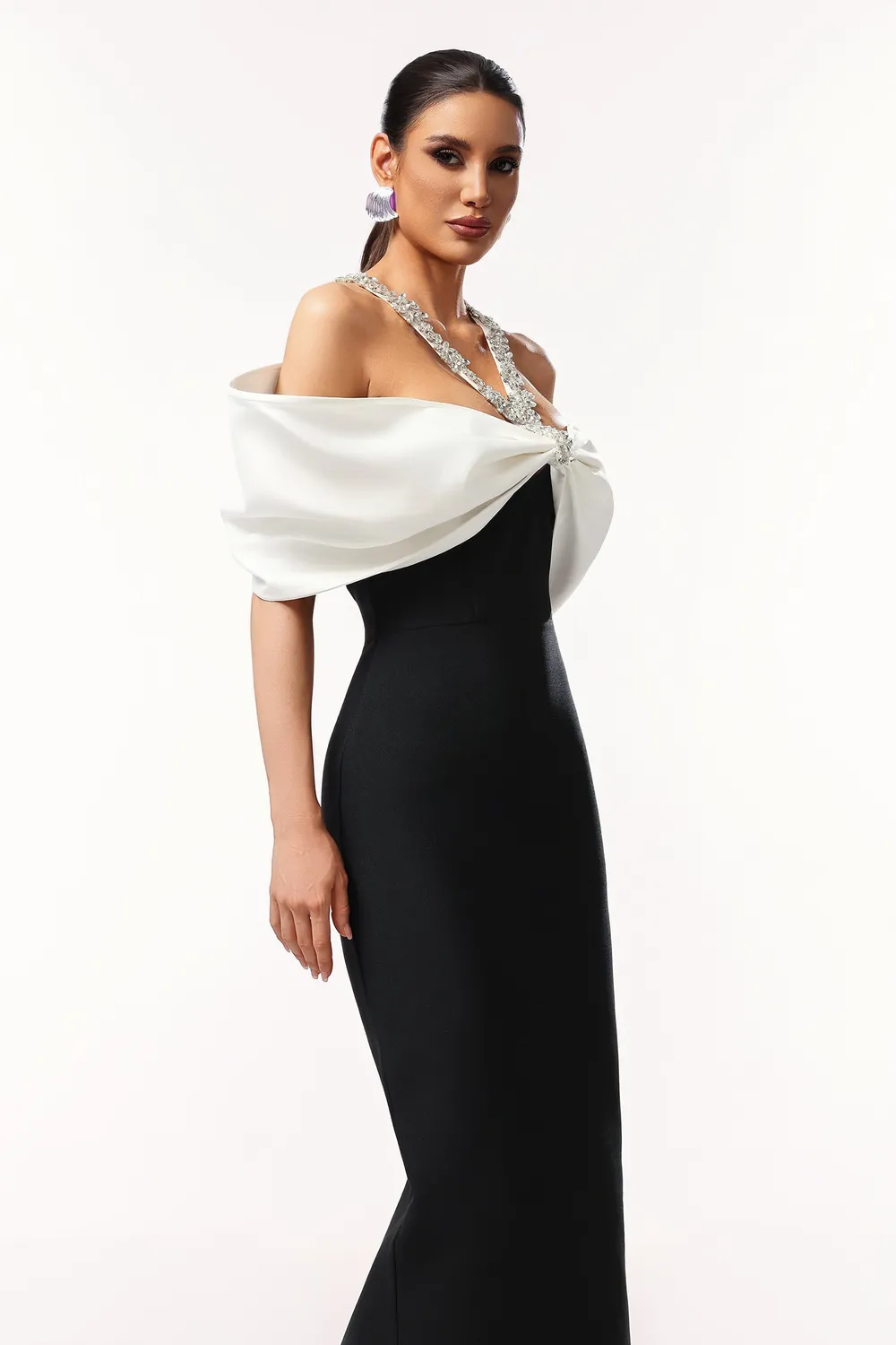 Bella Barnett Lucifa abito maxi nero crema halter
