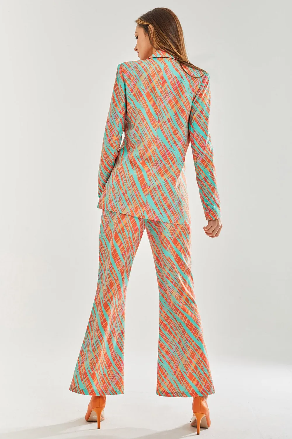 Liquorish Relaxed Orange Scribble Print blazer arancione fantasia
