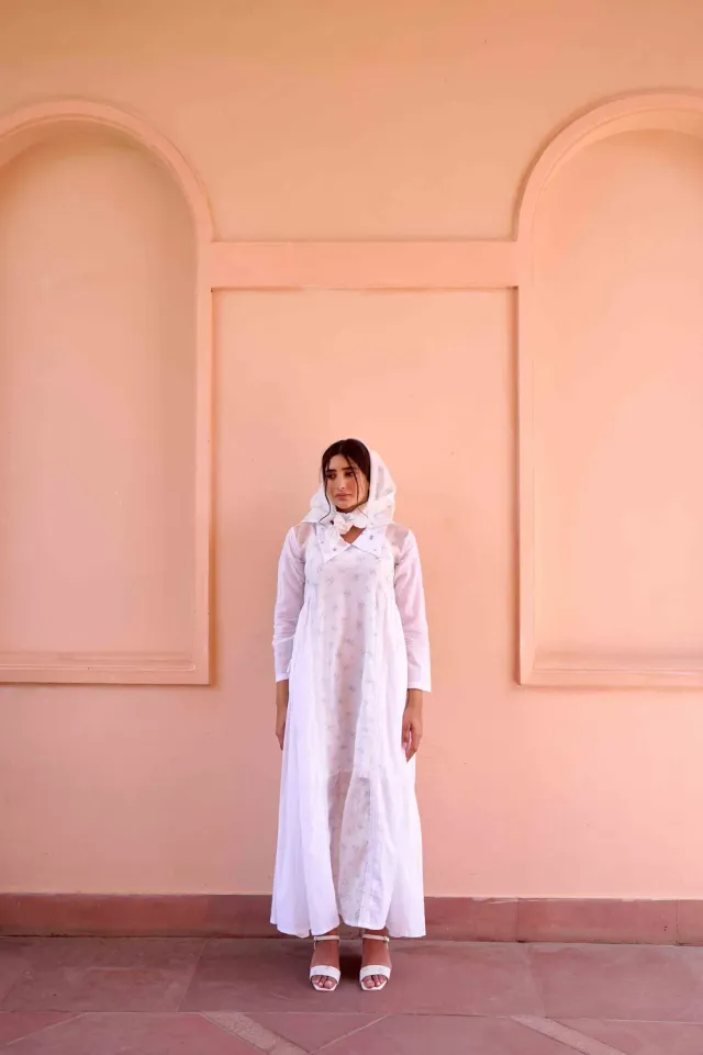 Our Dve Esme abito bianco cotone con fiori organza