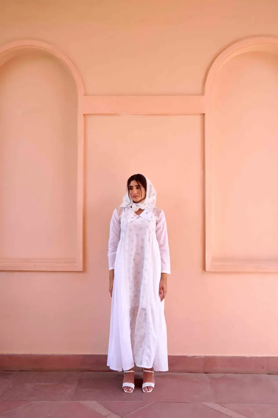 Our Dve Esme abito bianco cotone con fiori organza