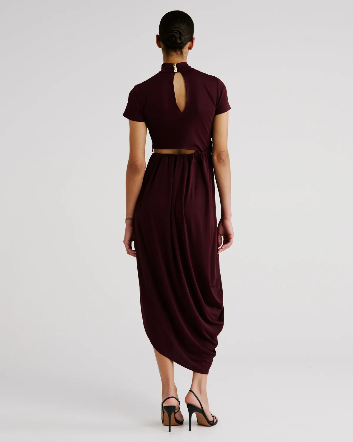 Violante Nessi Pagani abito bordeaux crepe jersey