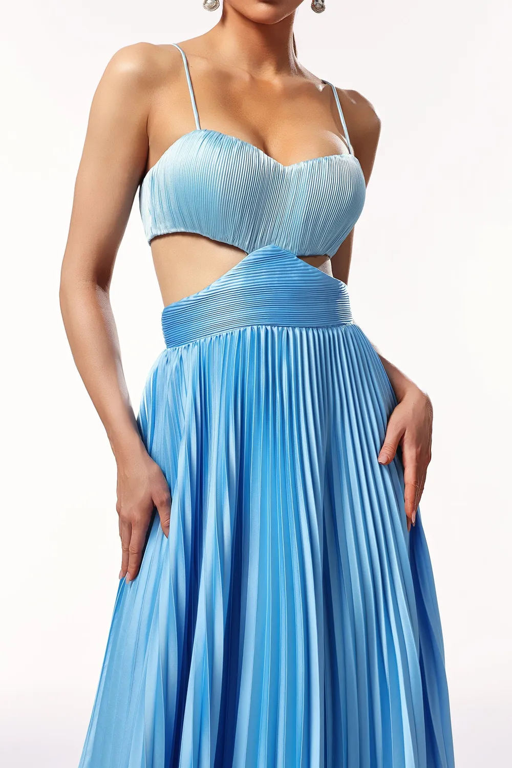 Bella Barnett Moua abito maxi blu satin smanicato pieghe