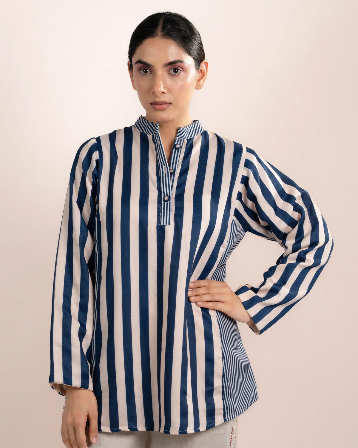 Our Dve Zuri camicia blu righe spesse modal 29 pollici