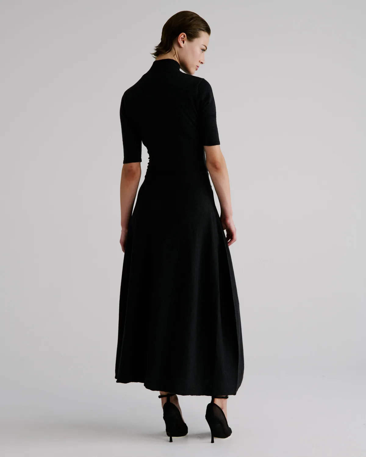 Violante Nessi Takashi abito maglia verde lana merino
