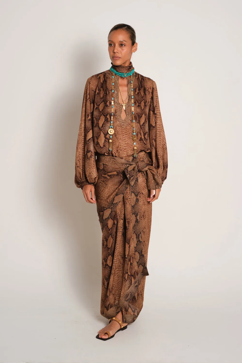 Johanna Ortiz New Romancero Gitano top seta cammello