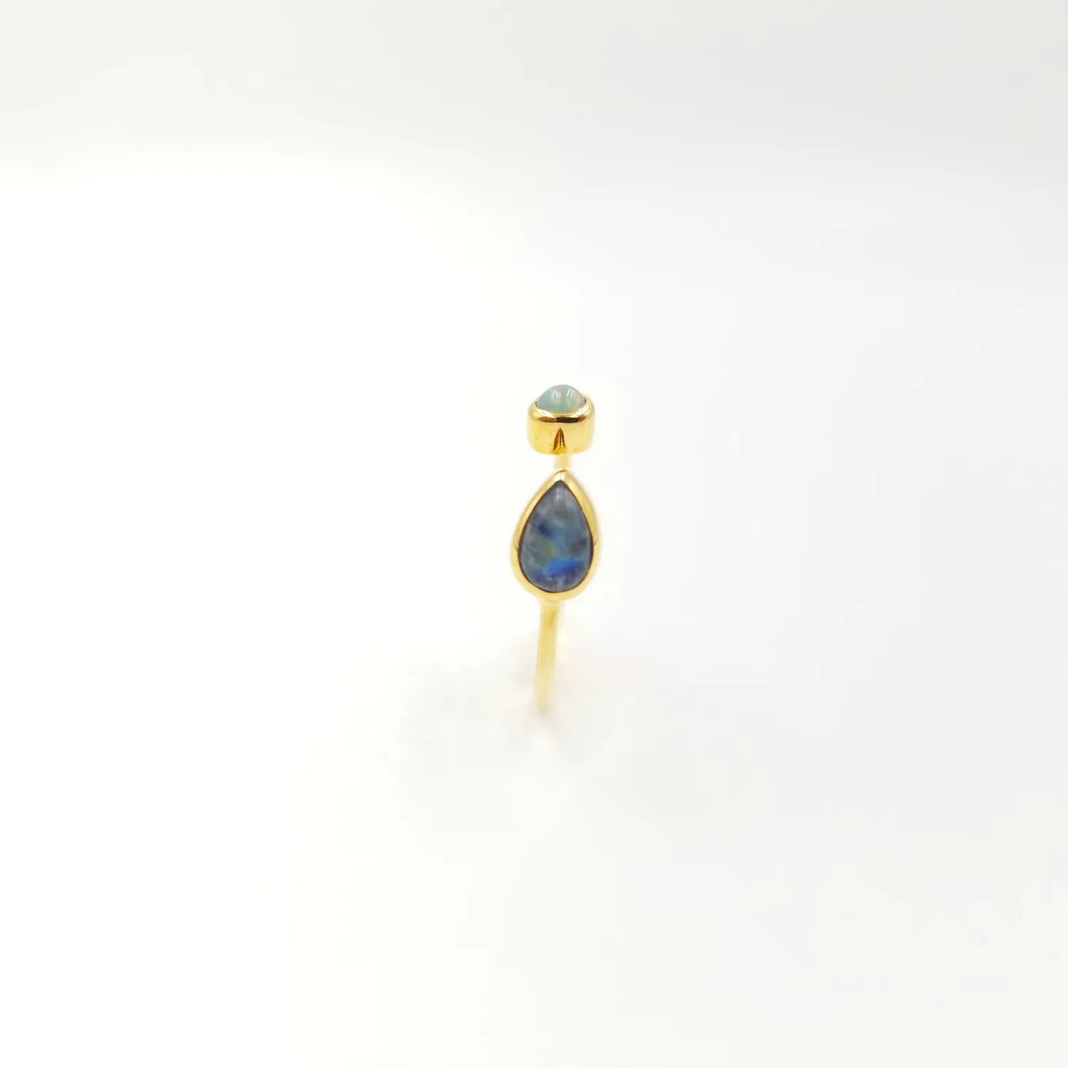 Our Dve Opal and Moonstone anello opale placcato oro