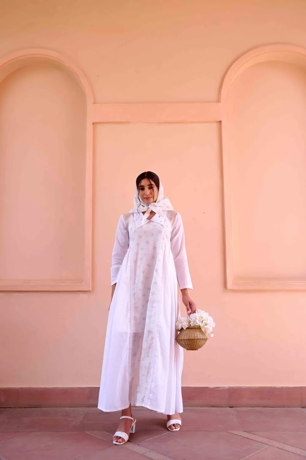 Our Dve Esme abito bianco cotone con fiori organza