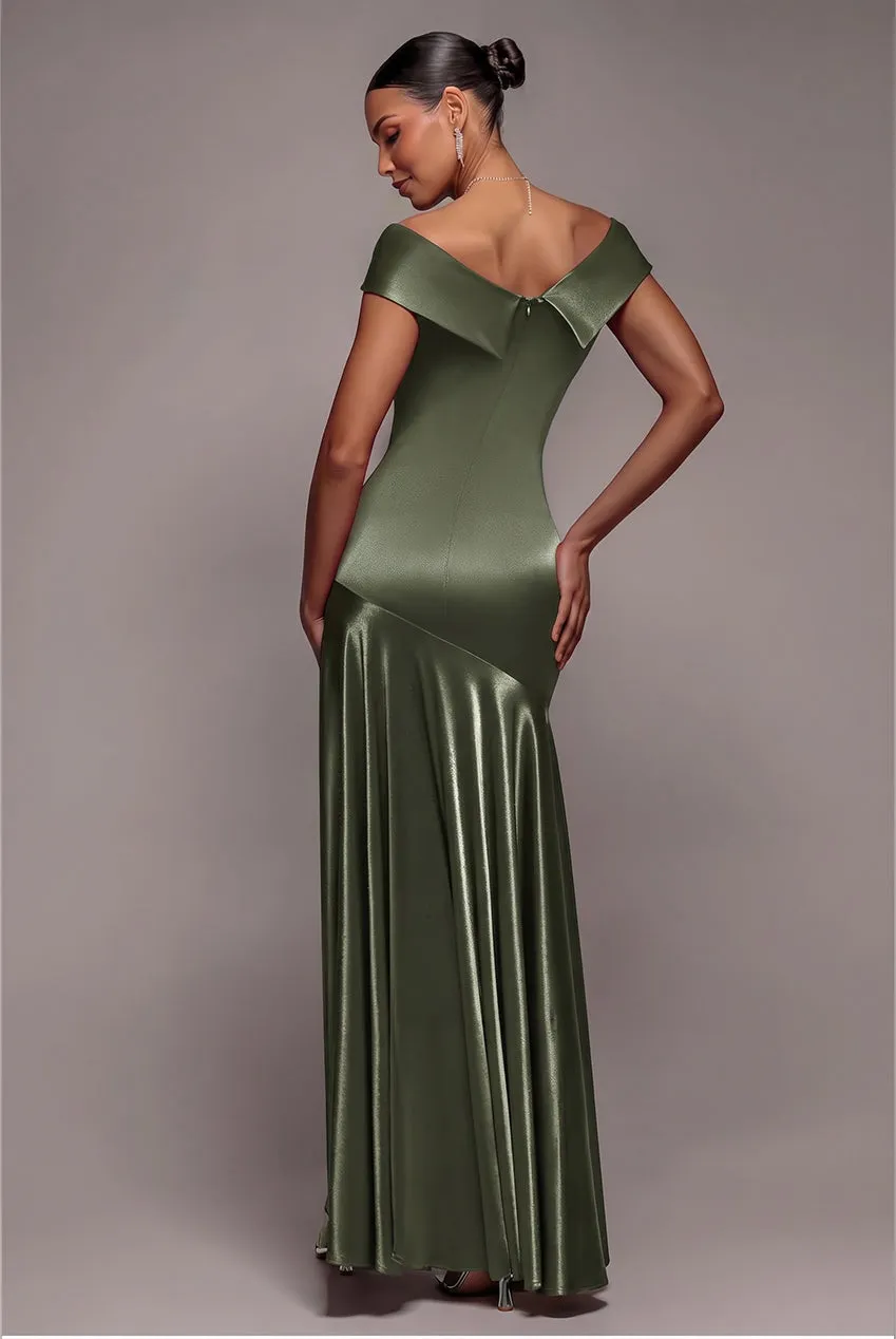 Goddiva Off Shoulder Pleated abito oliva satin plissettato