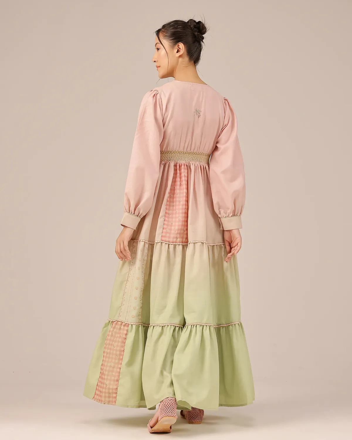 Our Dve Pop abito patchwork rosa verde lino