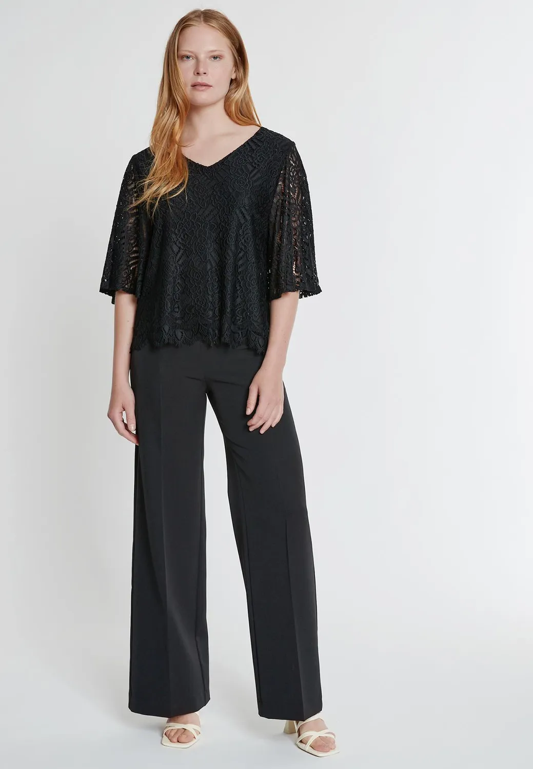 Ana Alcazar Kadabo camicia in pizzo nera scollo V