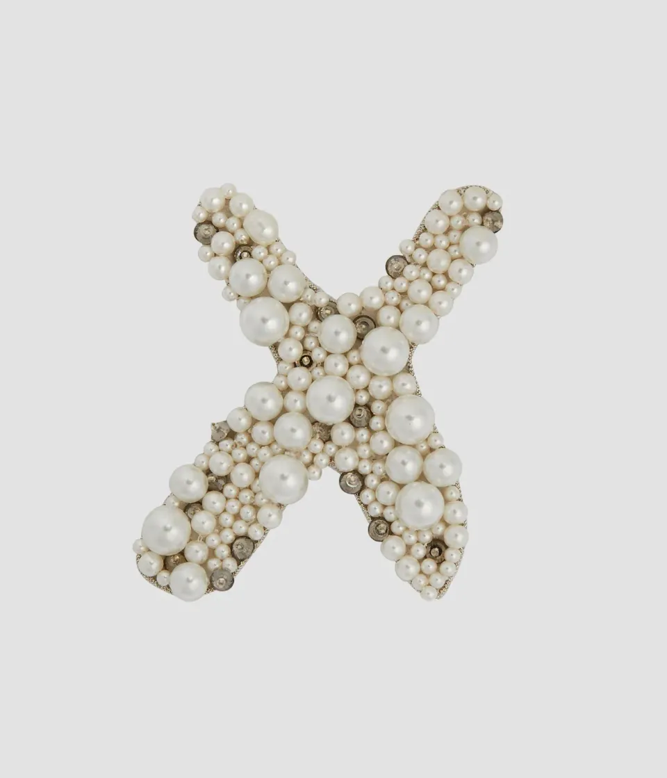 Erdem Pearl Alphabet Brooch X spilla perle lettera X