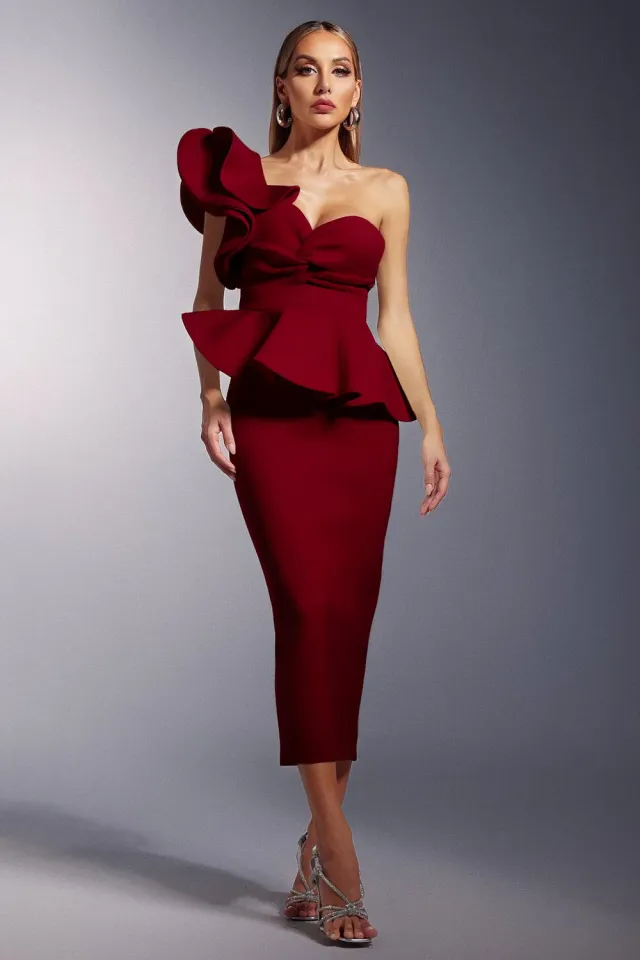 Bella Barnett Luysa set midi rosso monospalla asimmetrico