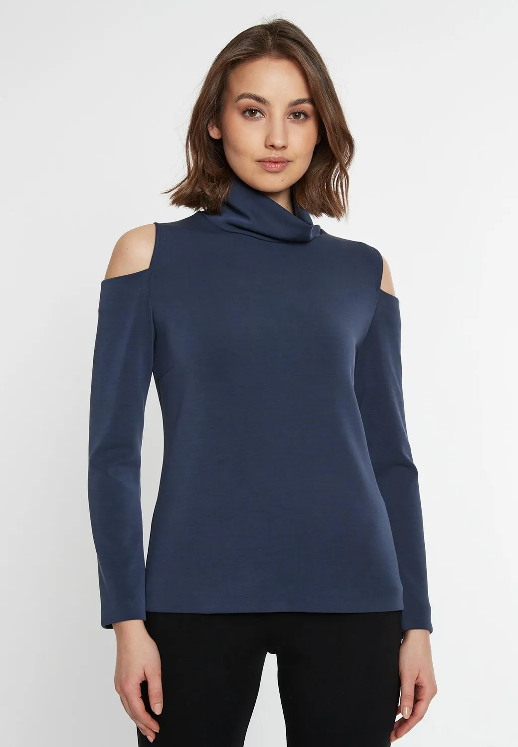 Ana Alcazar Senina top jersey blu spacchi spalle