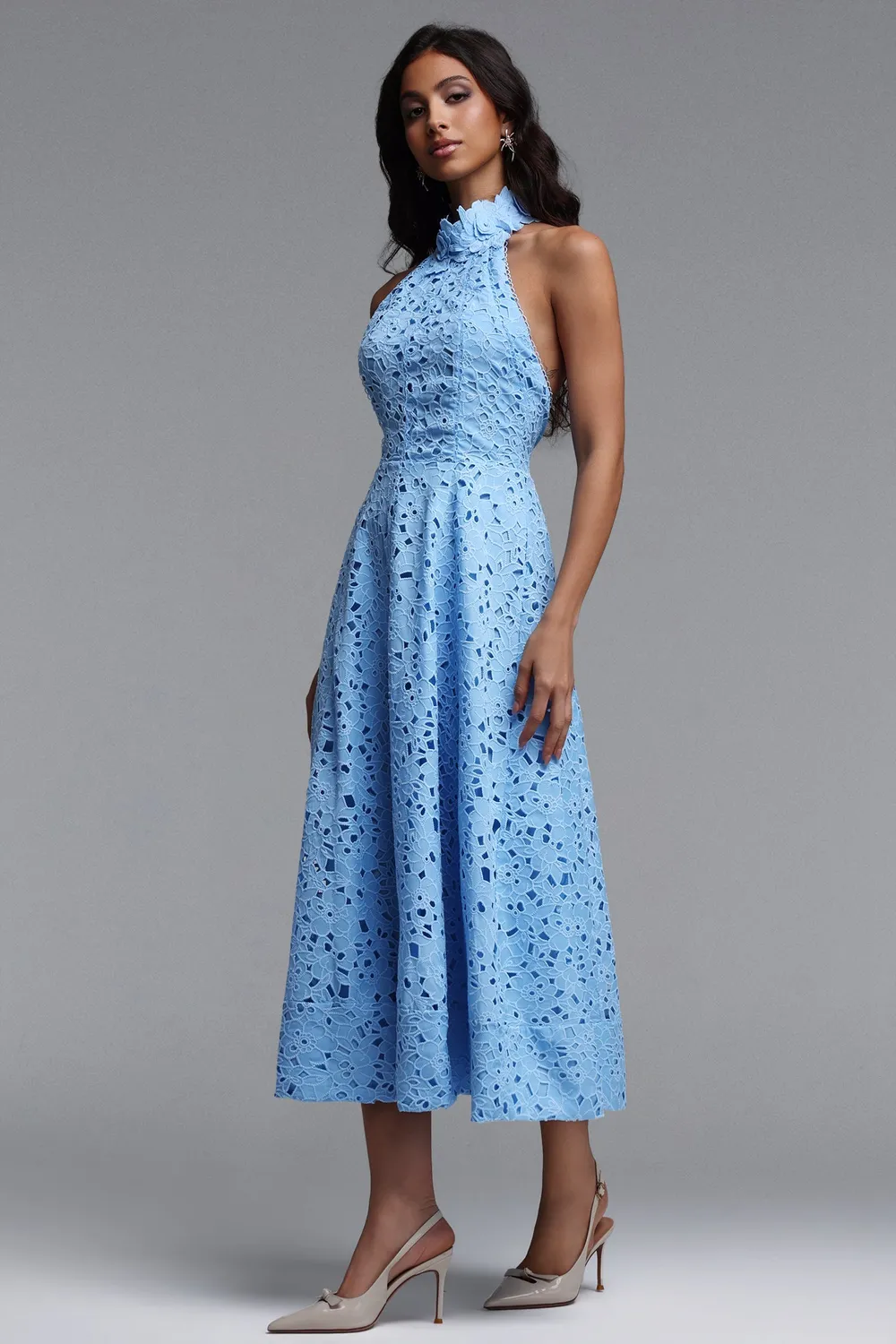 Bella Barnett Nuvola abito midi blu scollo halter
