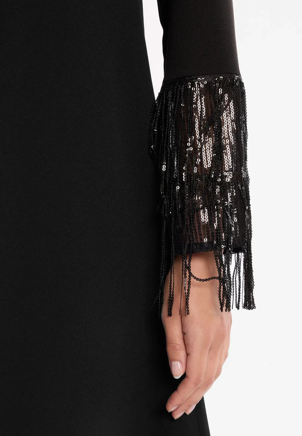 Ana Alcazar Cebina abito paillettes nero frange