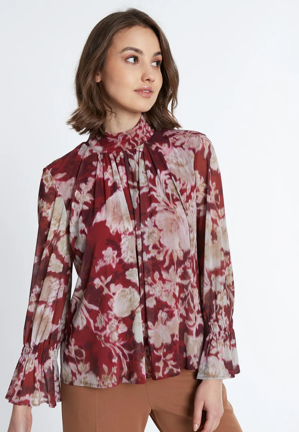 Ana Alcazar Sunea top blusa rossa fiori ufficio