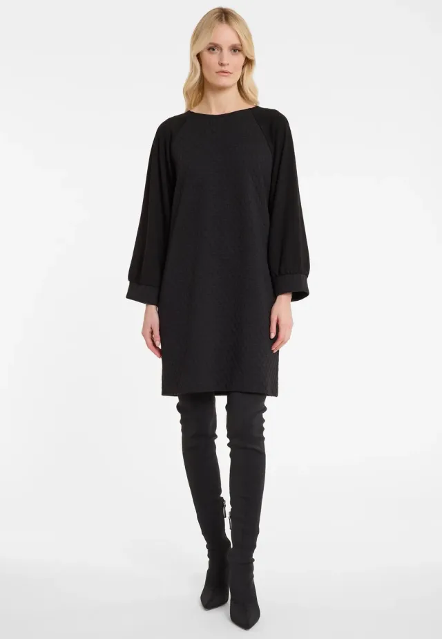 Ana Alcazar Adlara abito nero oversize