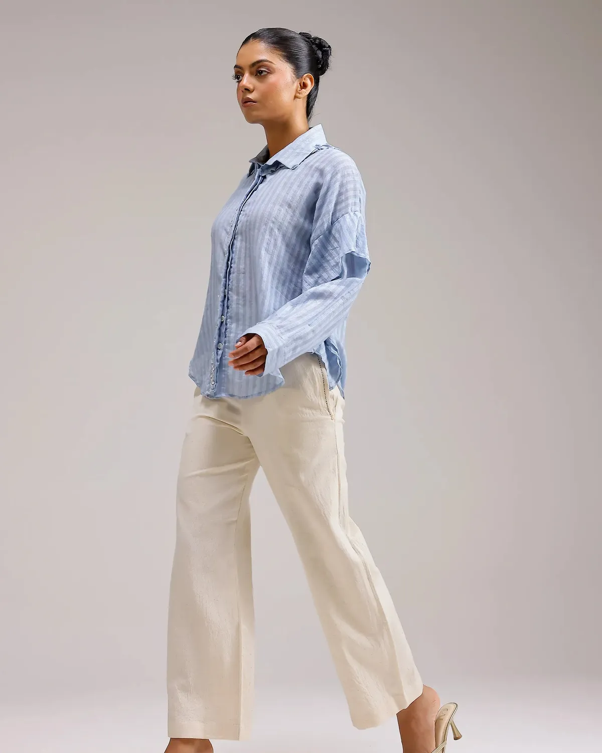 Our Dve Sheerline Flow Top camicia azzurra righe