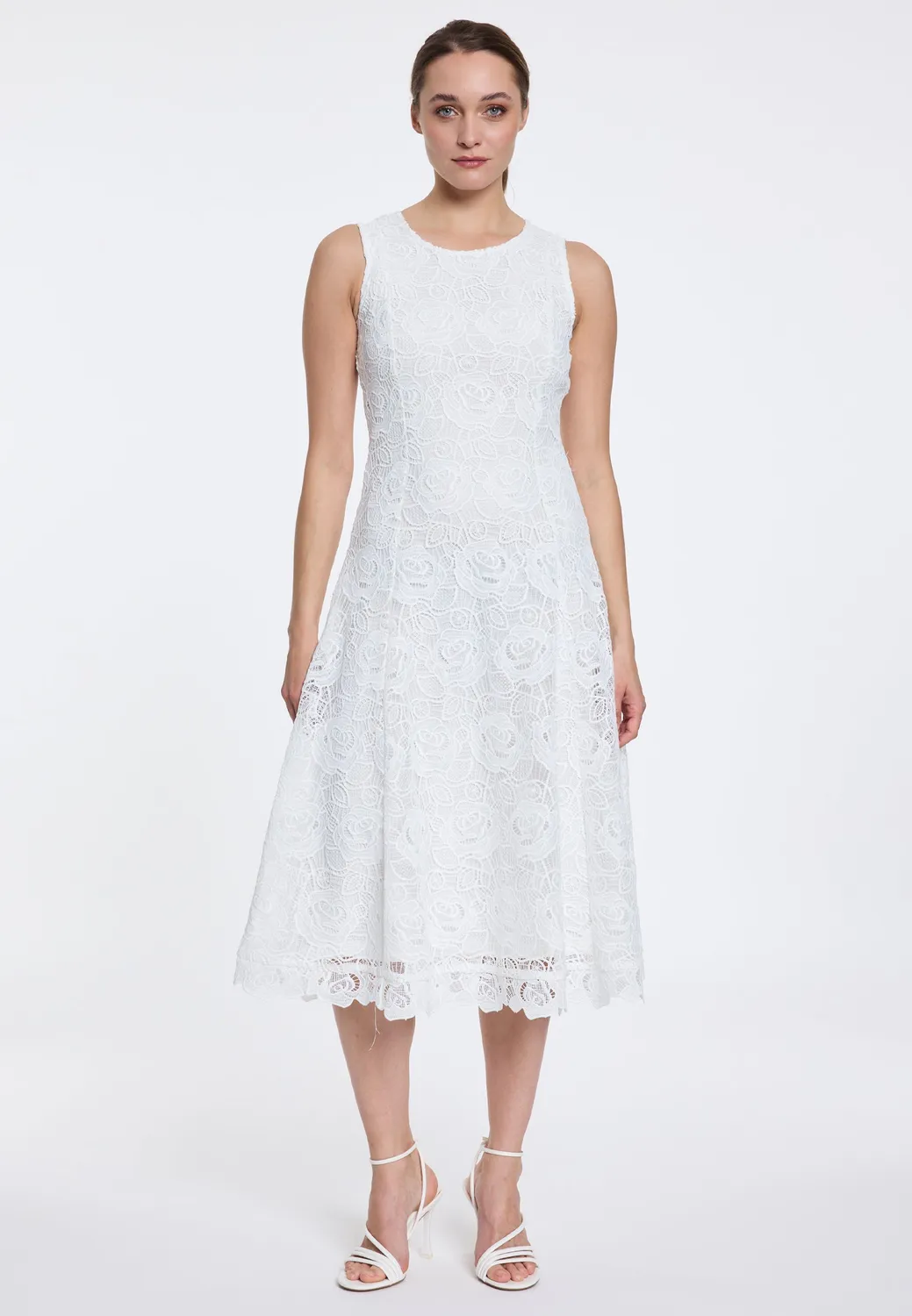 Ana Alcazar Duval abito in pizzo bianco midi