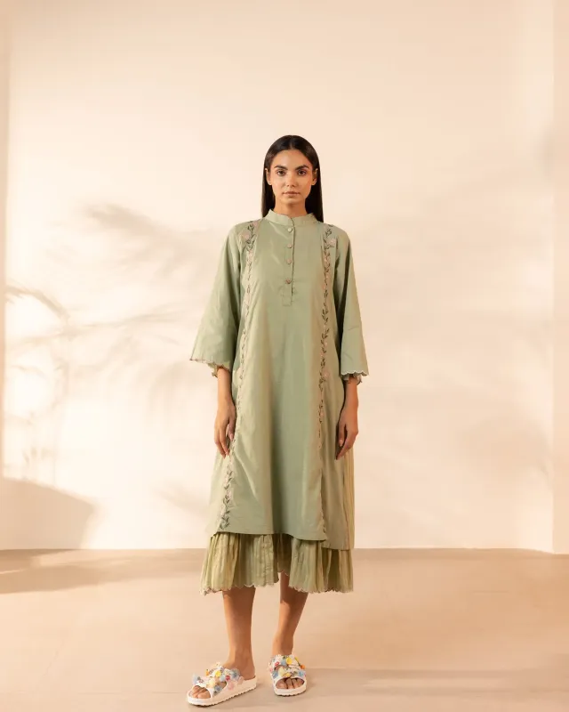 Our Dve Bloomberry kurta verde cotone ricamata