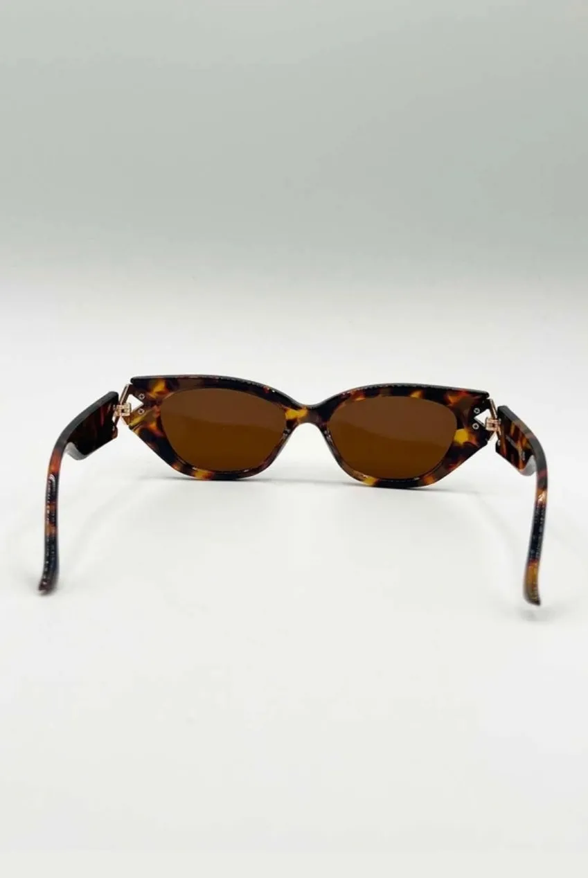 SVNX Cat-Eye Side Detail occhiali da sole tartarugati UV400
