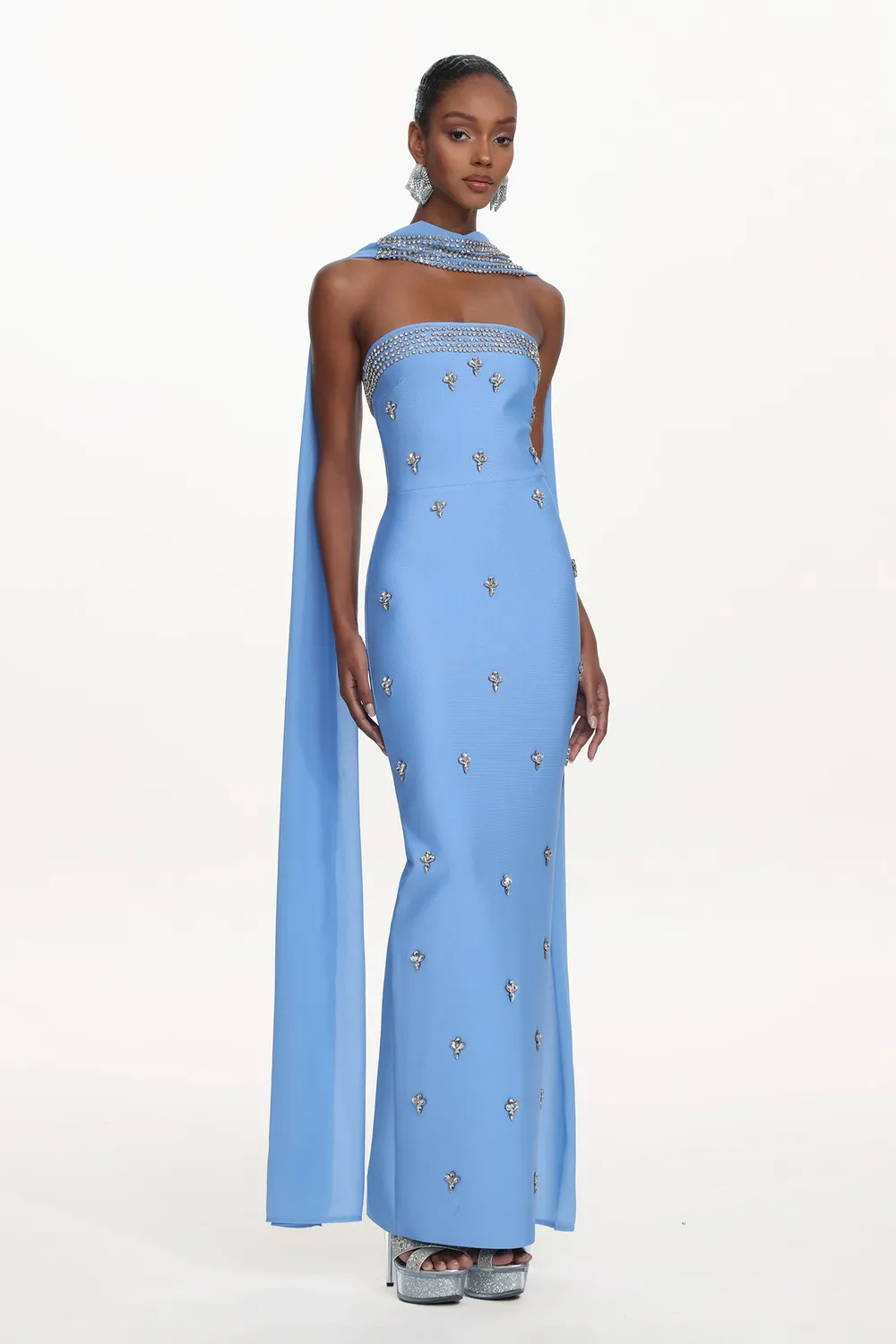 Bella Barnett Glamorous Contour Marina abito maxi blu strass