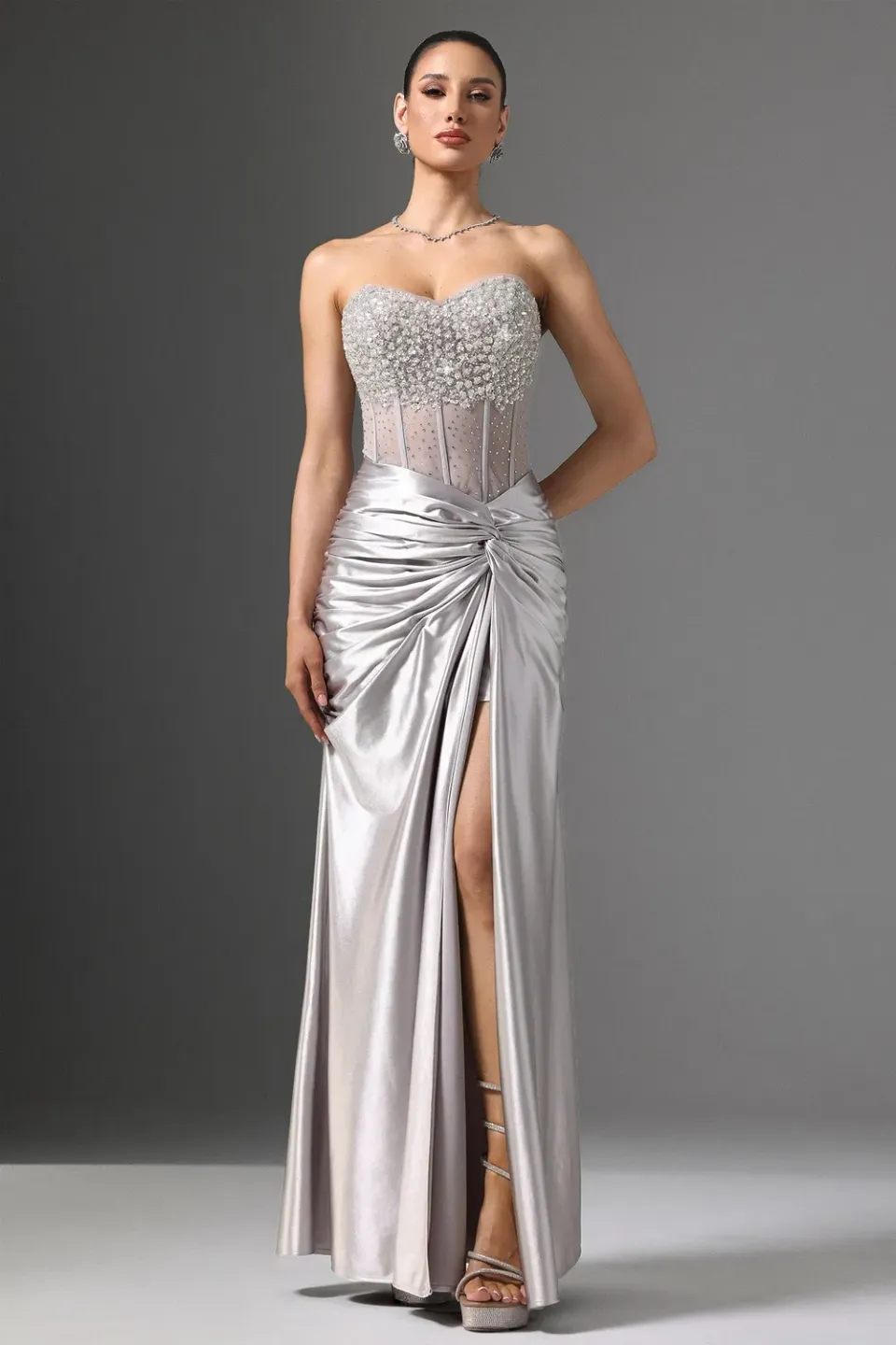 Bella Barnett Denny abito maxi paillettes argento S