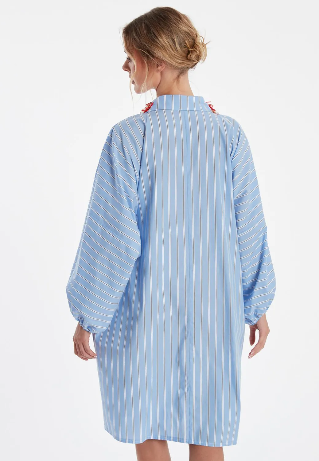 Ana Alcazar Zava abito camicia a righe azzurro