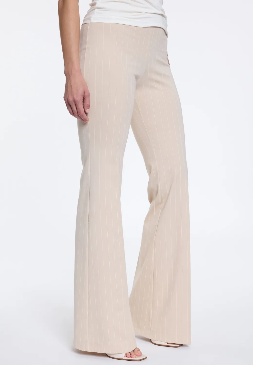 Ana Alcazar Divia pantaloni zampa beige gessati vita alta