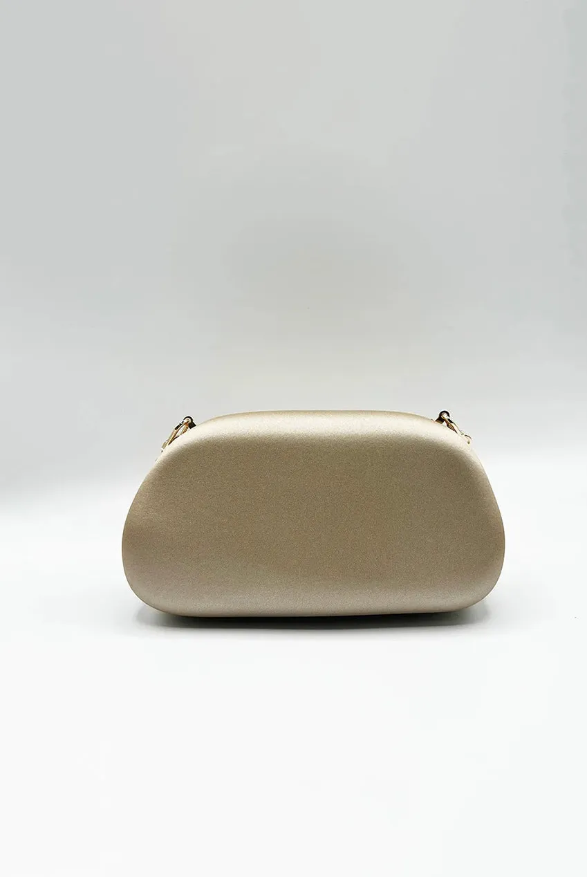 SVNX pochette clutch ovale oro satinata con catena