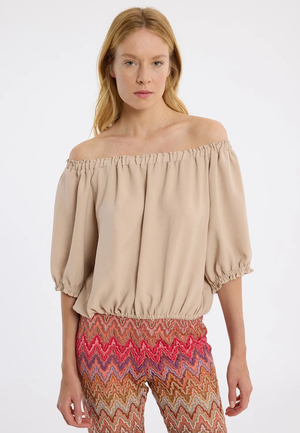Ana Alcazar Carmen Zapisa top spalle scoperte