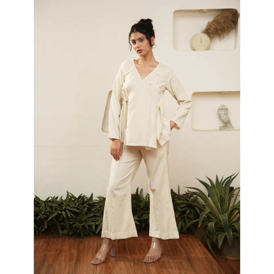 Our Dve Capsule 11 top beige tessuto a mano